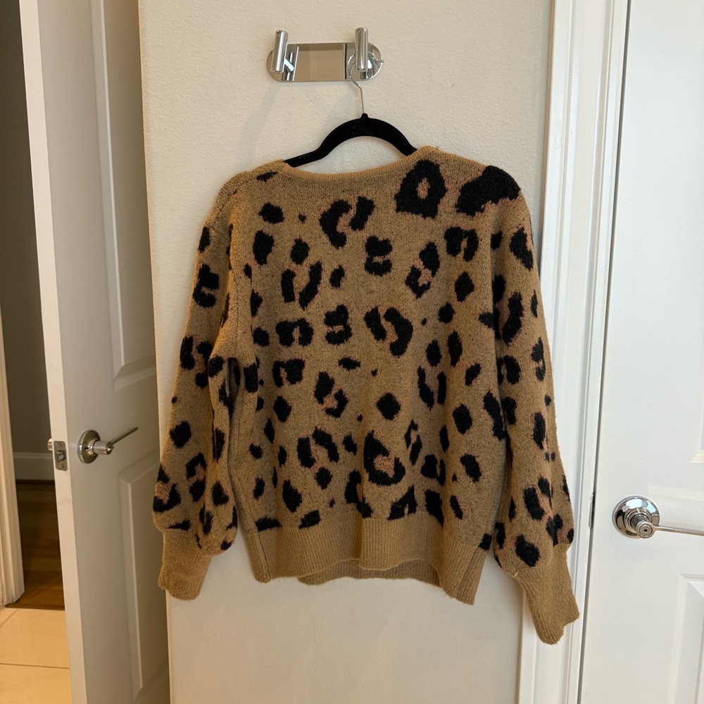 Vici leopard sweater size L - Picture 3 of 6